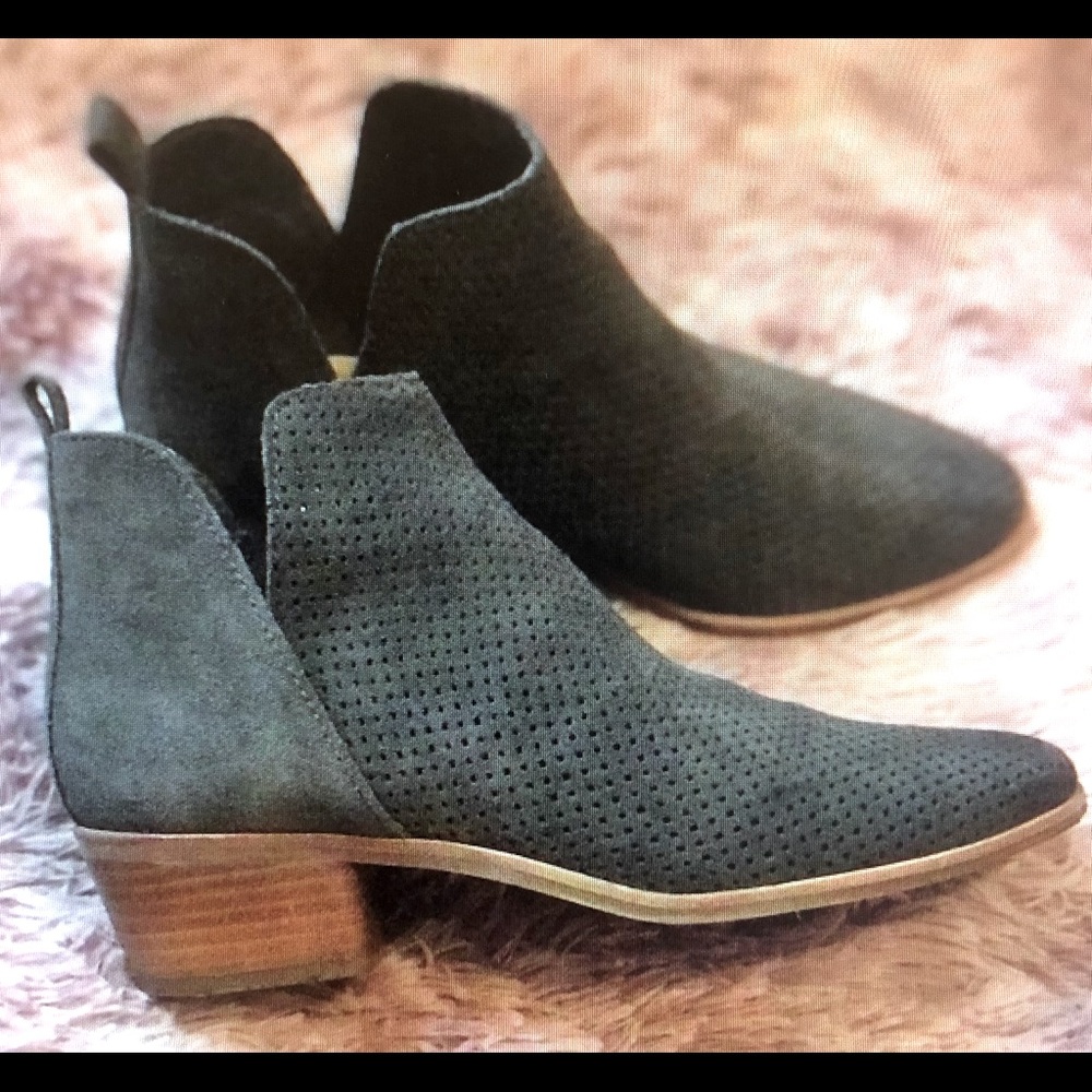 Dolce Vita Kaidie Gray Leather Slip On Booties sz 7.5